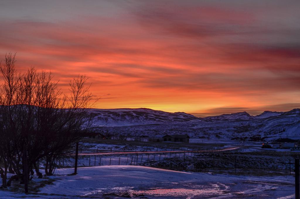 Borealis Hotel Ulfljotsvatn ภายนอก รูปภาพ