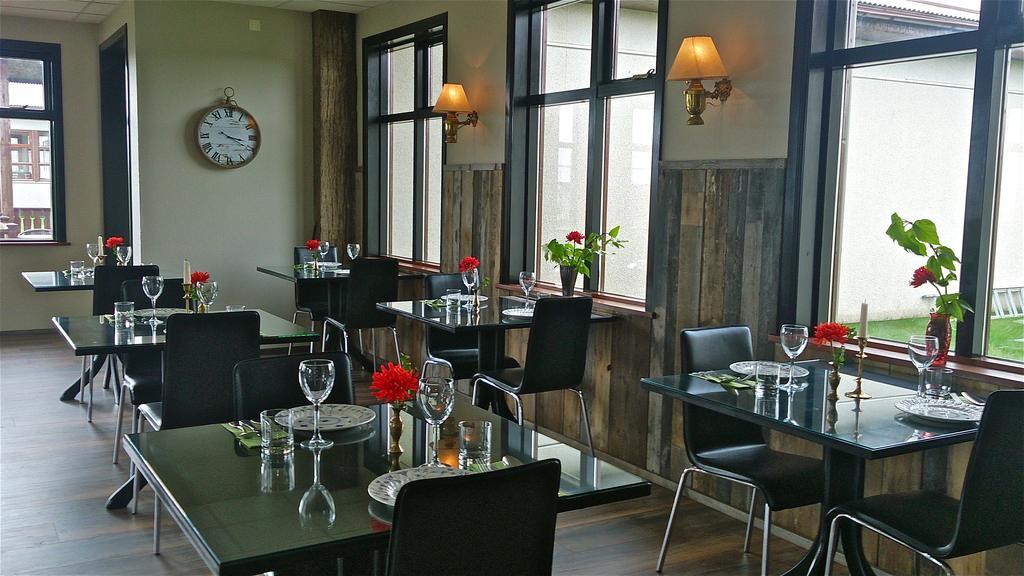 Borealis Hotel Ulfljotsvatn ภายนอก รูปภาพ