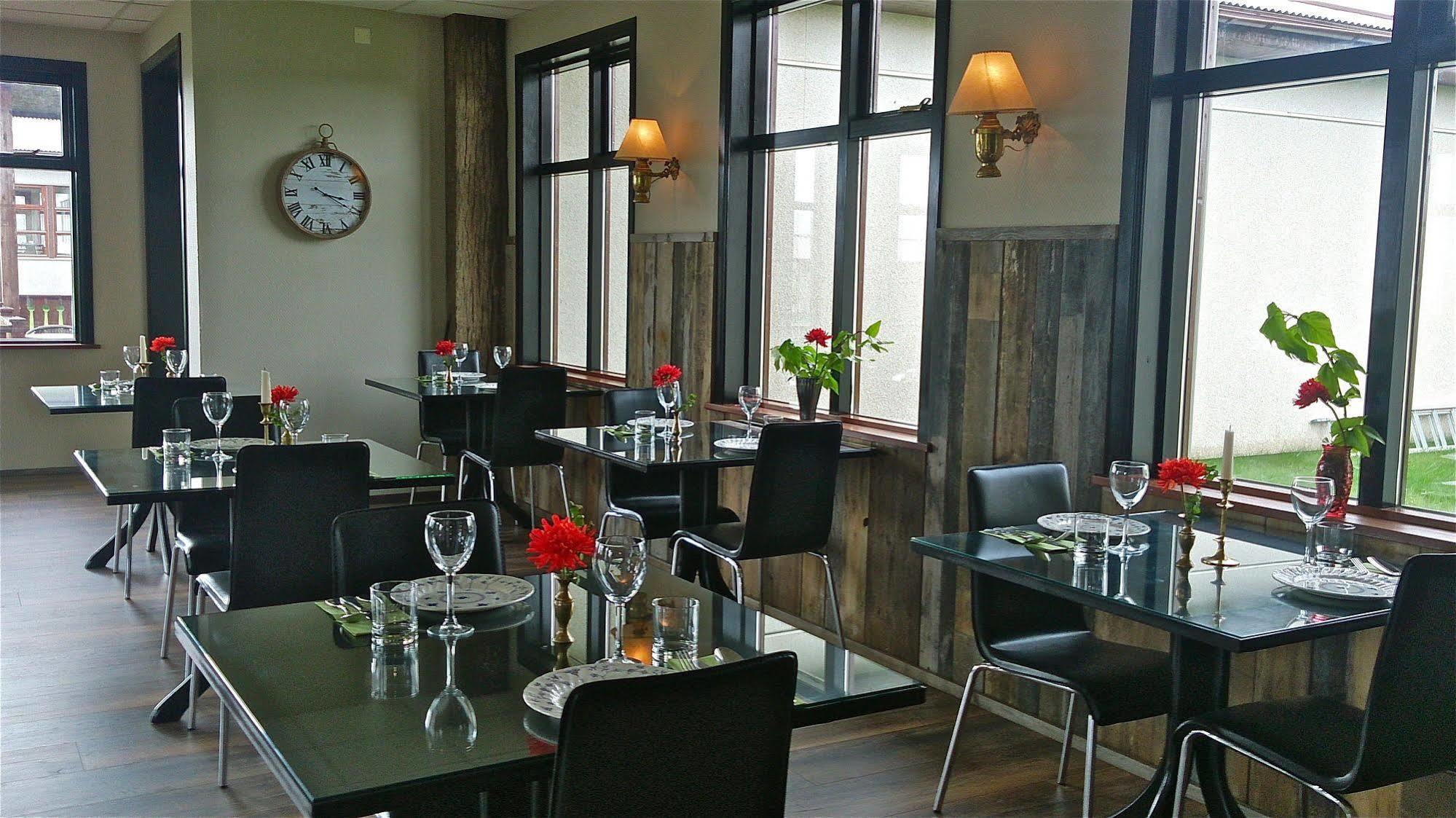 Borealis Hotel Ulfljotsvatn ภายนอก รูปภาพ