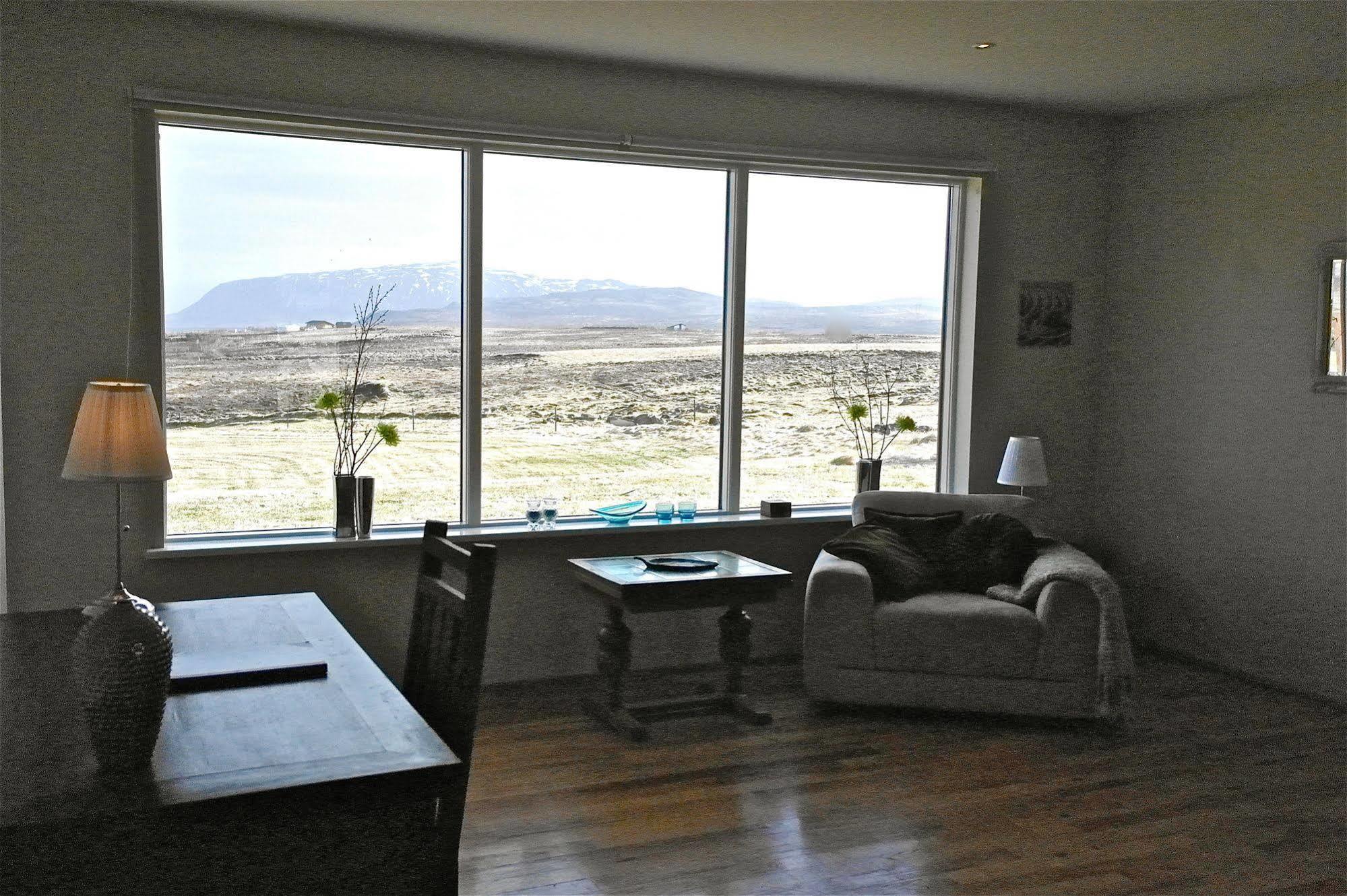 Borealis Hotel Ulfljotsvatn ภายนอก รูปภาพ