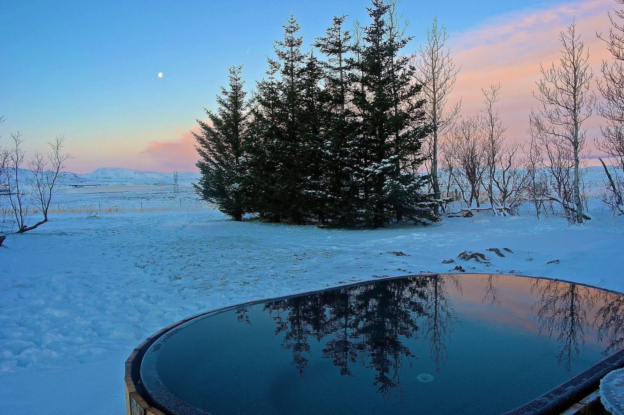 Borealis Hotel Ulfljotsvatn ภายนอก รูปภาพ
