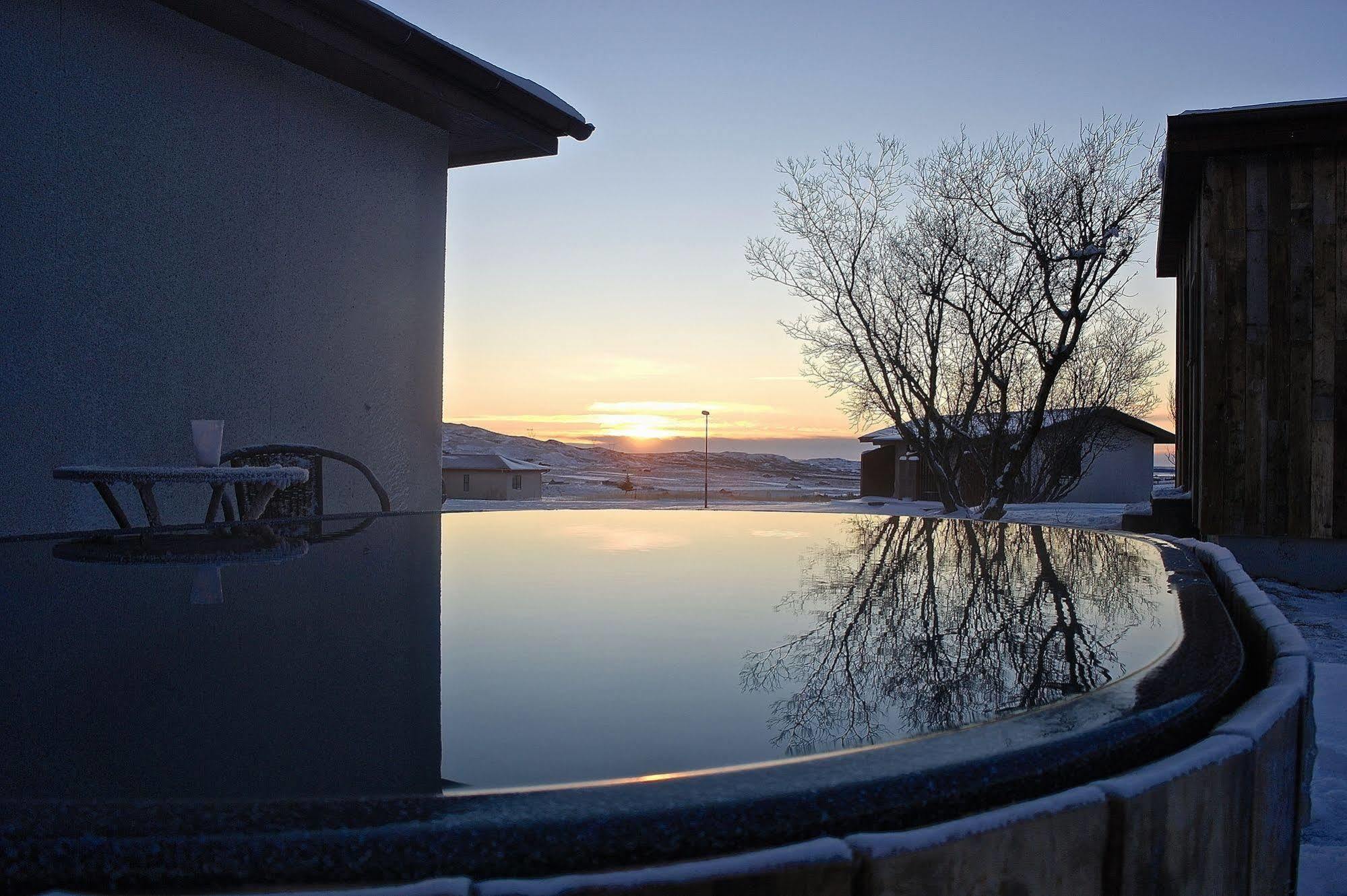 Borealis Hotel Ulfljotsvatn ภายนอก รูปภาพ